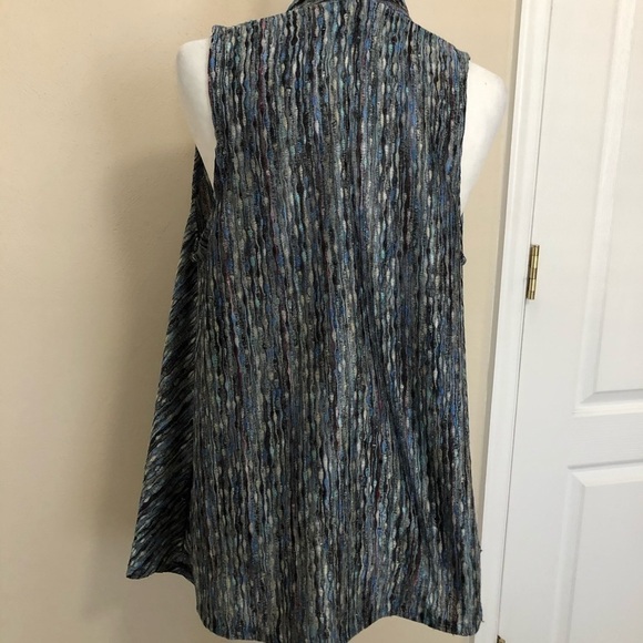 Beautiful vest with metallic threading, XL - Picture 3 of 3